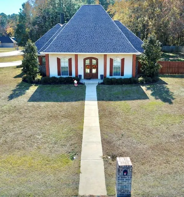 100 Madalyn Drive, Natchitoches, LA 71457