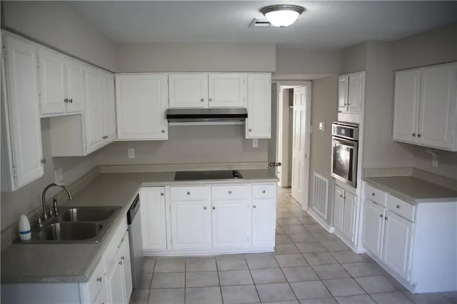 5630 Wimbledon Court, New Orleans, LA 70131 - #2