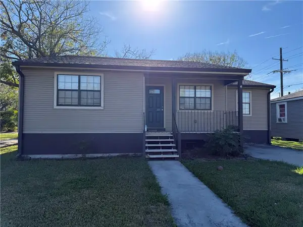 204 E Urquhart Street, Chalmette, LA 70043