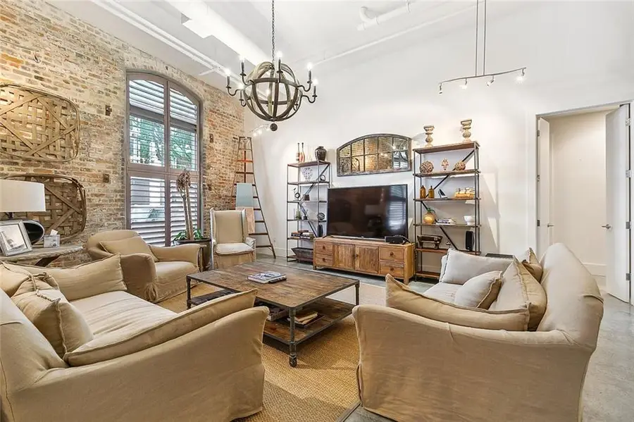 840 Tchoupitoulas Street #101, New Orleans, LA 70130 - #2