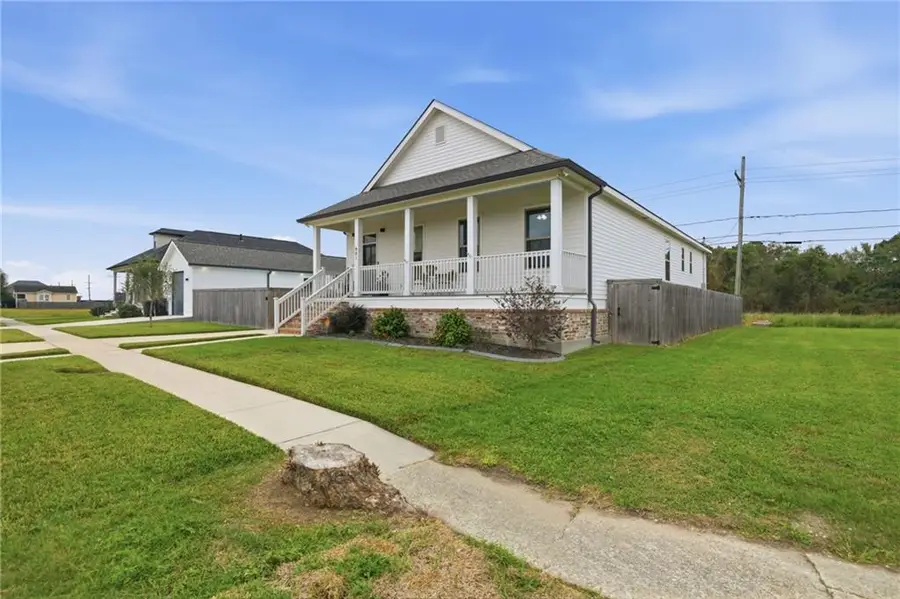 901 Cougar Drive, Arabi, LA 70032 - Image #3