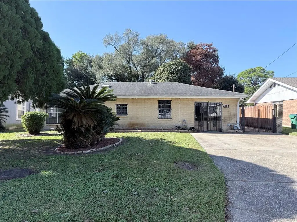 712 Avenue F, Marrero, LA 70072 - #1