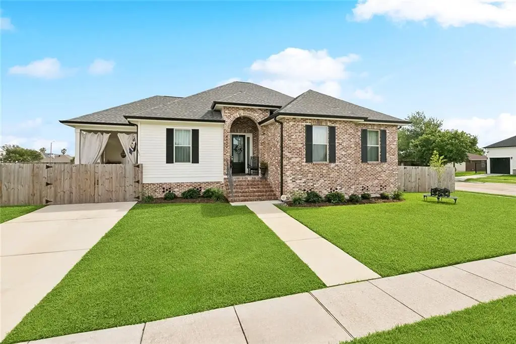 8429 Prince Drive, Chalmette, LA 70043 - Image #1
