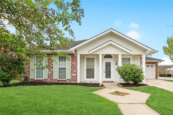 2817 Meadow Drive, Violet, LA 70092