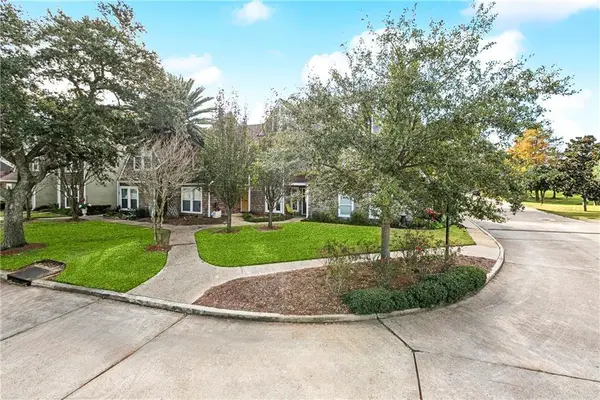 22 N Mariners Cove, New Orleans, LA 70124