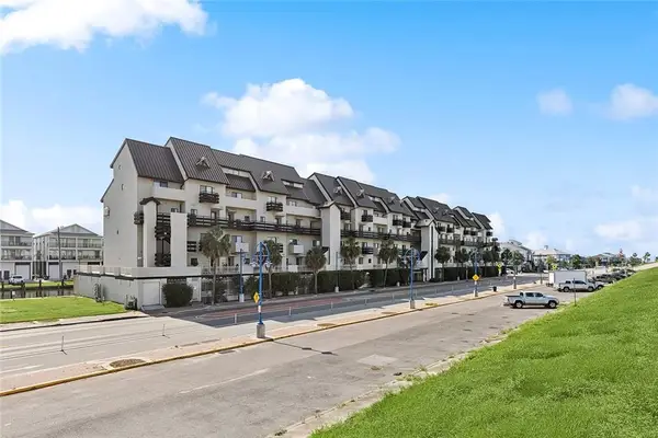 7300 Lakeshore Drive #2, New Orleans, LA 70124