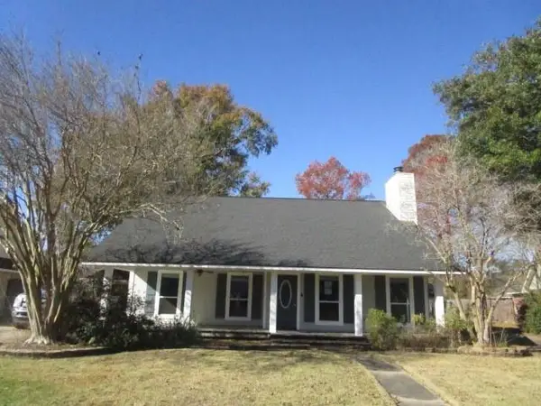 15155 Woodlore Drive, Baton Rouge, LA 70816