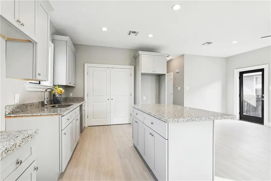 1325 Charbonnet Street, New Orleans, LA 70117 - Image #2