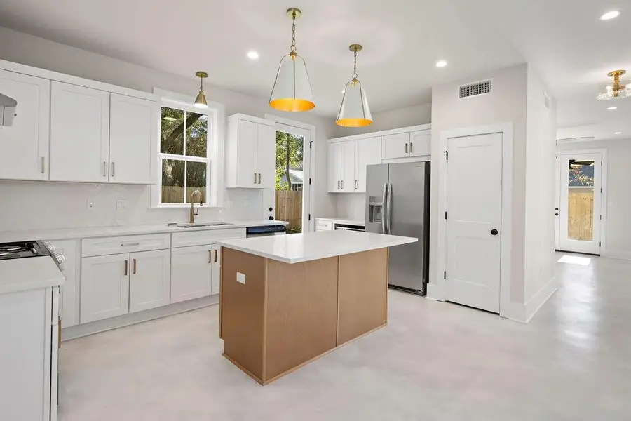 218 N Jackson Street, Covington, LA 70433 - #3