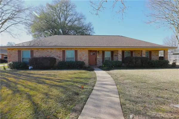 302 Sweetbriar Drive, Alexandria, LA 71303