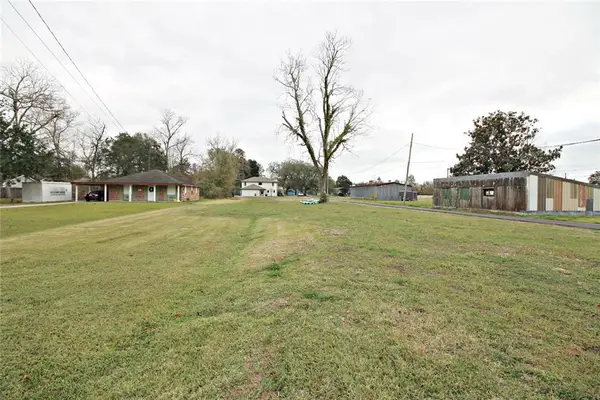 102 Oak Alley Ct., Belle Chasse, LA 70037