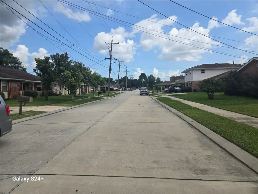 4928 Robin Hood Drive, New Orleans, LA 70128 - Image #2