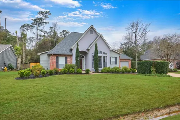 1090 Rue Chinon Drive, Mandeville, LA 70471