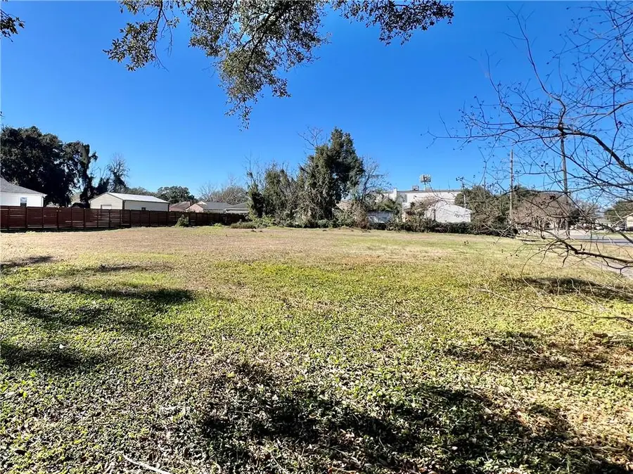 5564 Cameron Boulevard, New Orleans, LA 70122 - #3