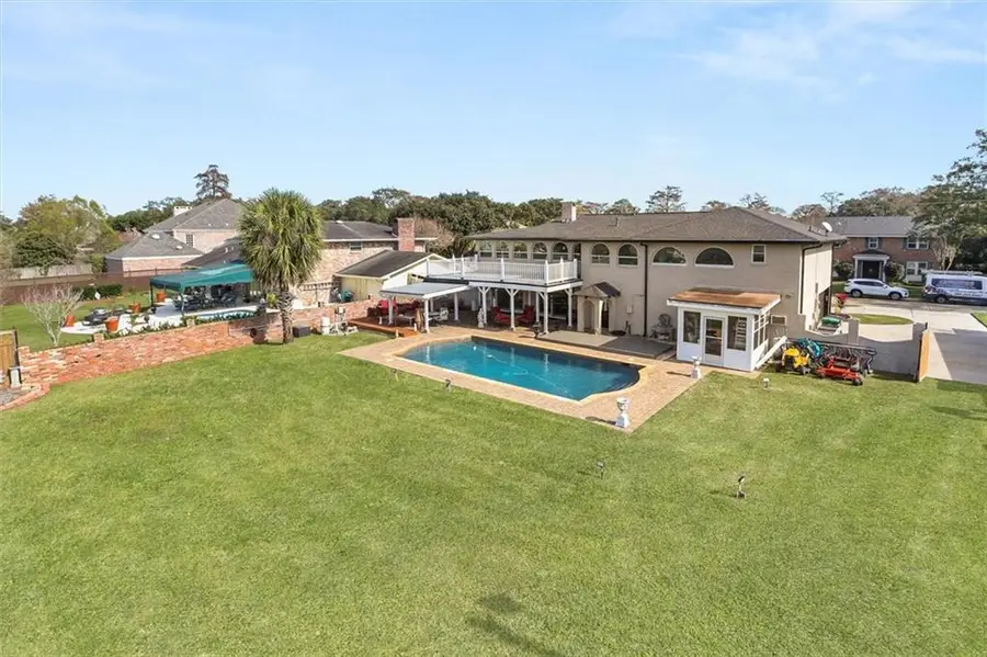 392 Fairfield Avenue, Gretna, LA 70056 - #3