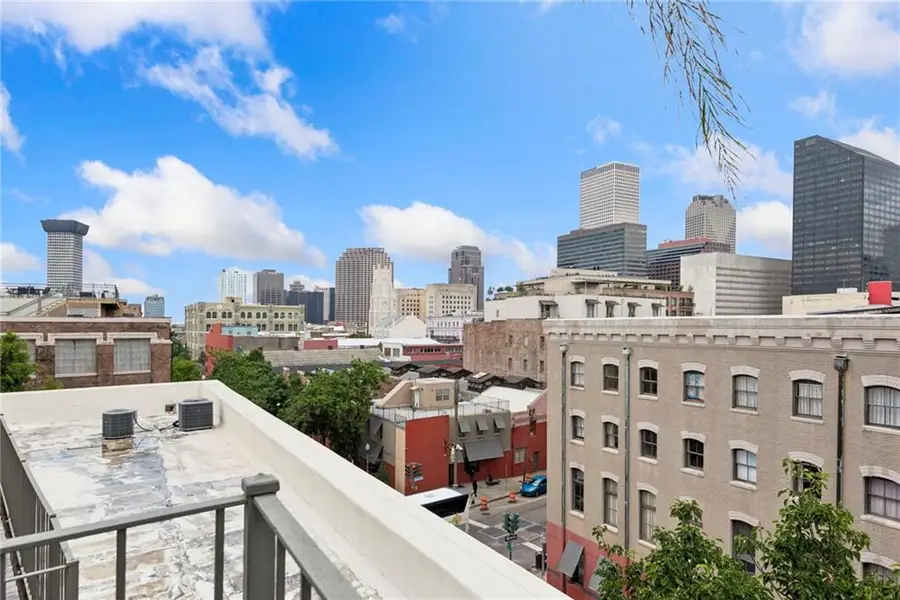 330 Julia Street #302, New Orleans, LA 70130 - #2