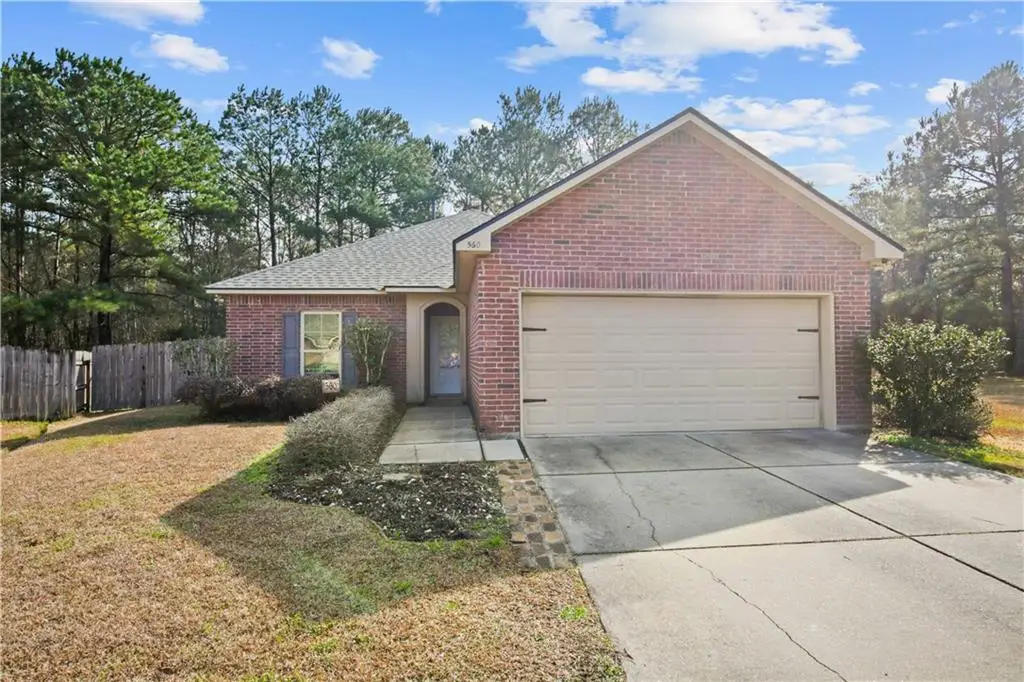 560 Piney Plains Ln, Covington, LA 70435 - Image #1