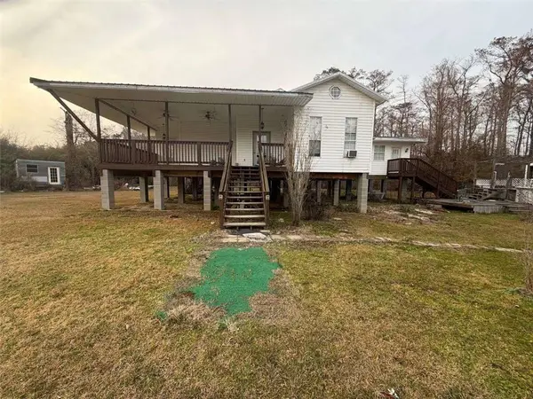 16721 Carthage Bluff Road, Springfield, LA 70462