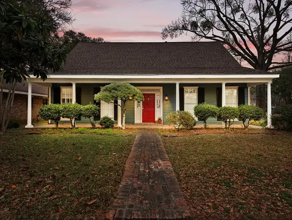 220 Garden Road, New Orleans, LA 70123