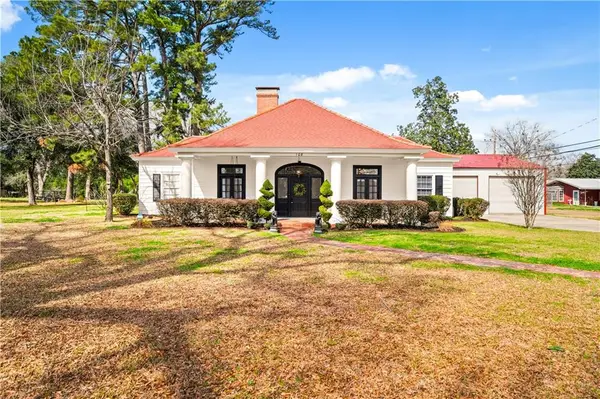 108 S Monroe Street, Marksville, LA 71351