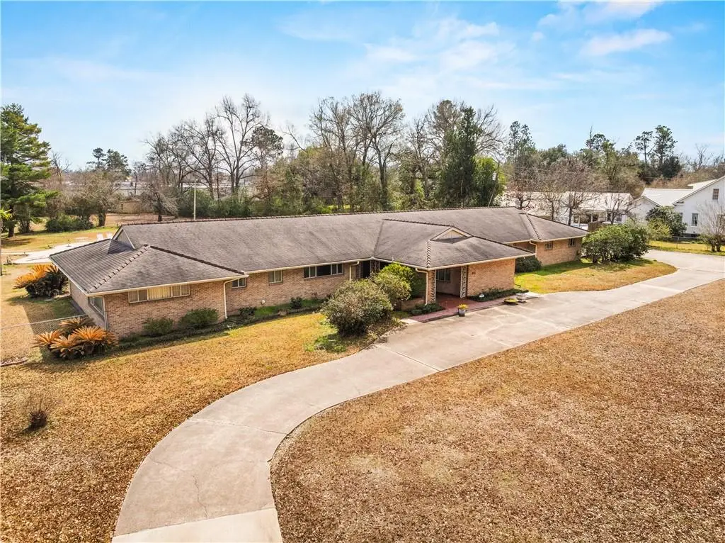 511 S Washington Street, Marksville, LA 71351 - #1