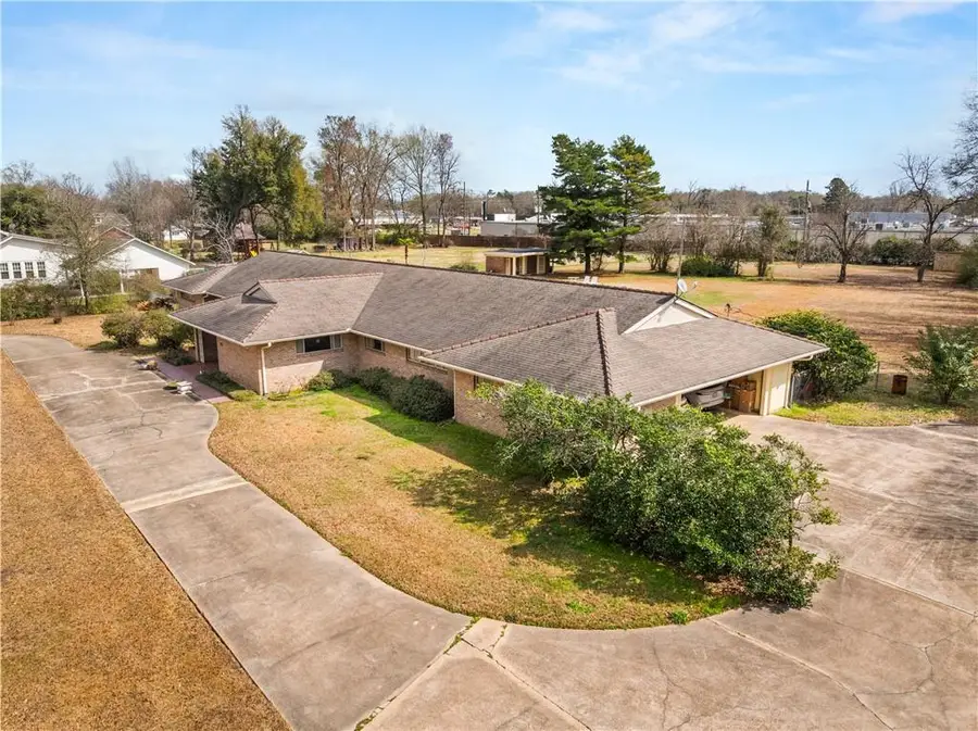 511 S Washington Street, Marksville, LA 71351 - #2