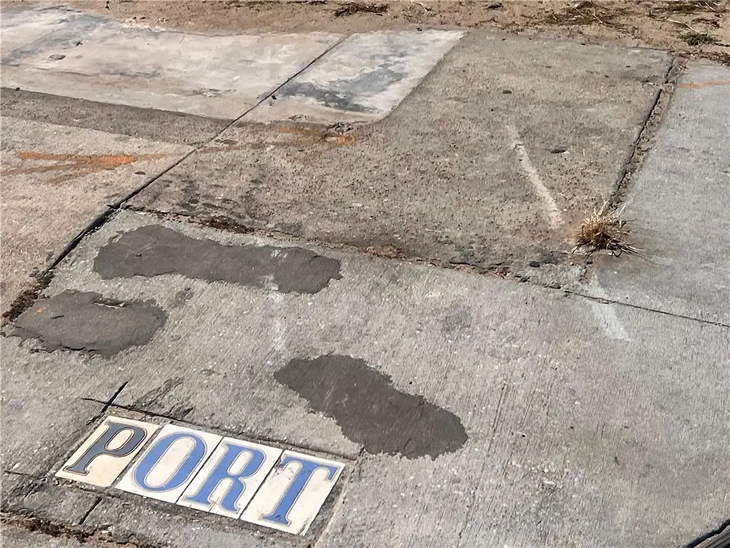 638 Port Street, New Orleans, LA 70117 - #1