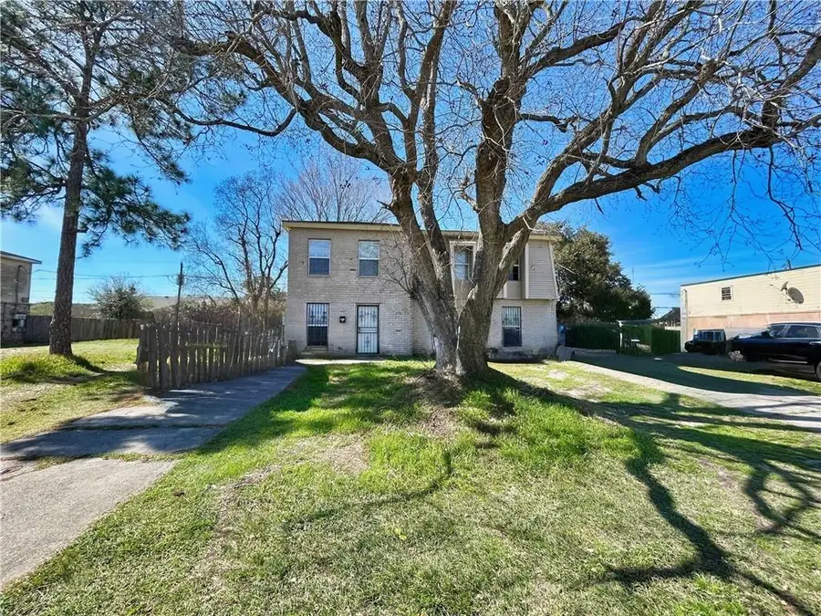 584 Holmes Boulevard, Gretna, LA 70056 - #2