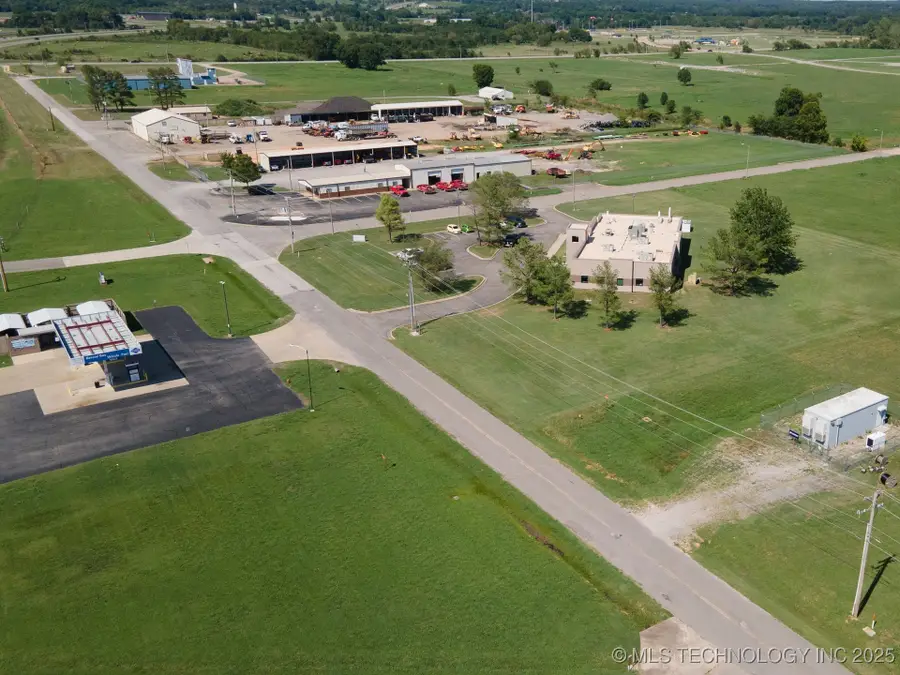 520 N Moccasin Avenue, Tahlequah, OK 74464 - #3