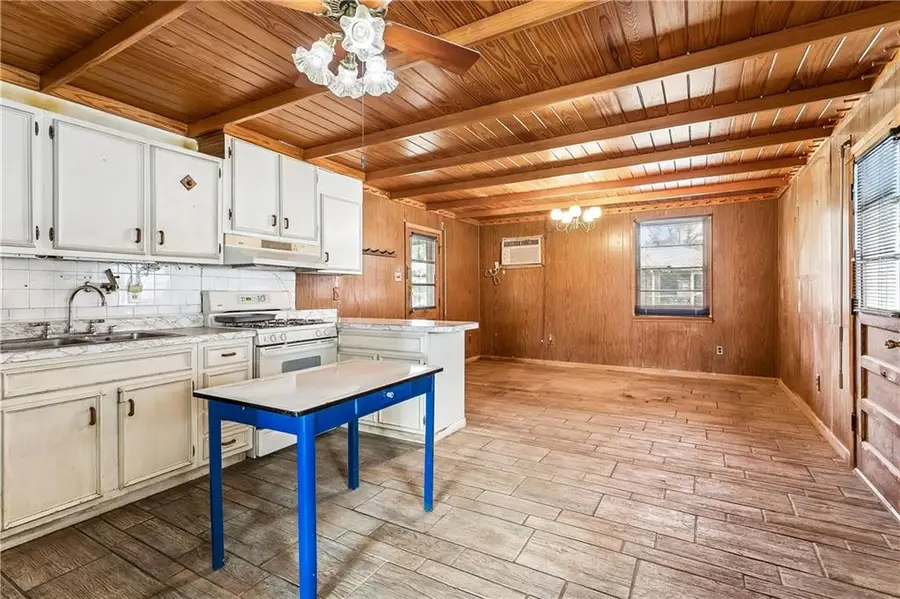 768 Grove Avenue, Harahan, LA 70123 - #3