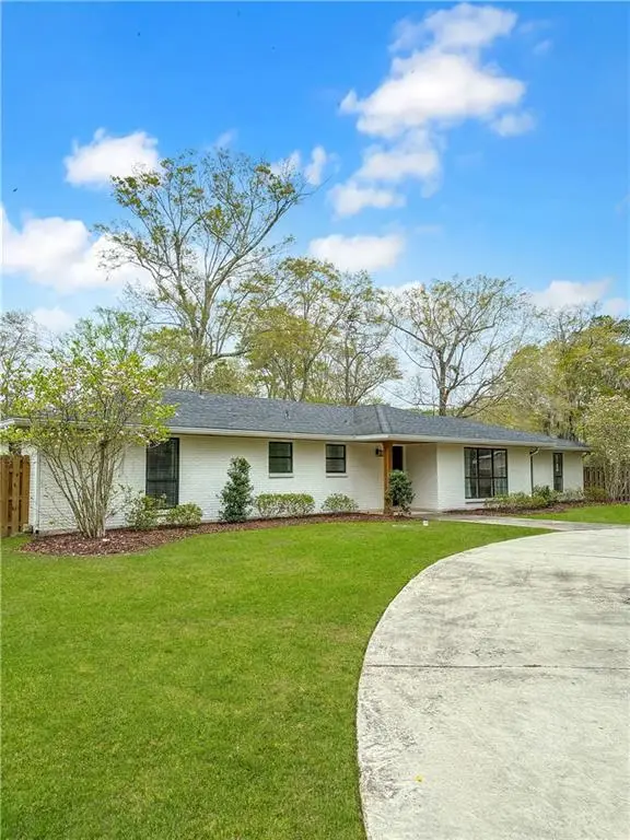 305 E Pearl Street, Slidell, LA 70461 - #1
