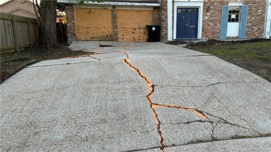 3943 S Pin Oak Avenue, New Orleans, LA 70131 - #3