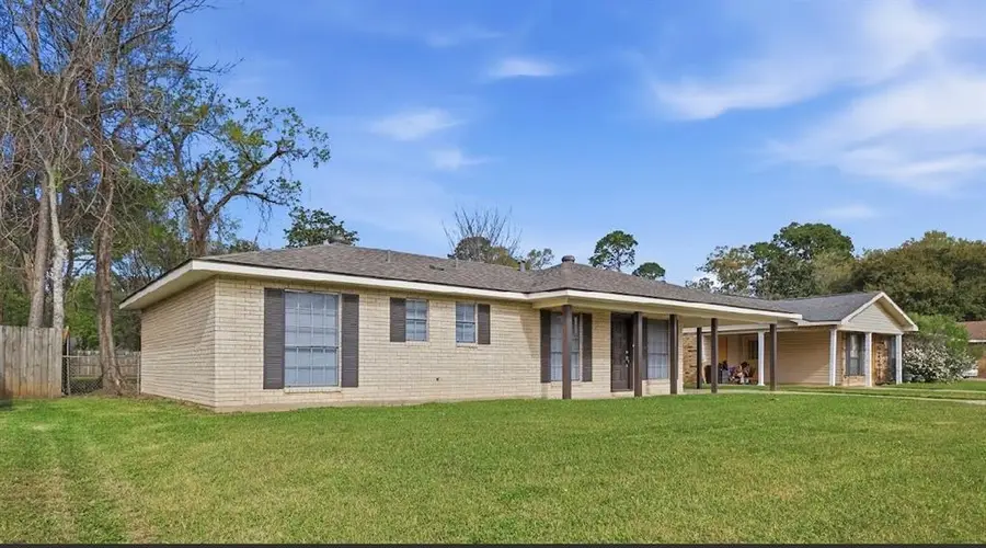 6102 Noel Street, Alexandria, LA 71301 - #2