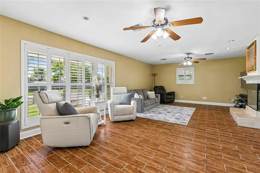 421 E St Jean Baptist Street, Chalmette, LA 70043 - #2