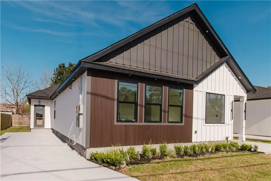 3410 12 Montesquieu Street, Chalmette, LA 70043 - #3