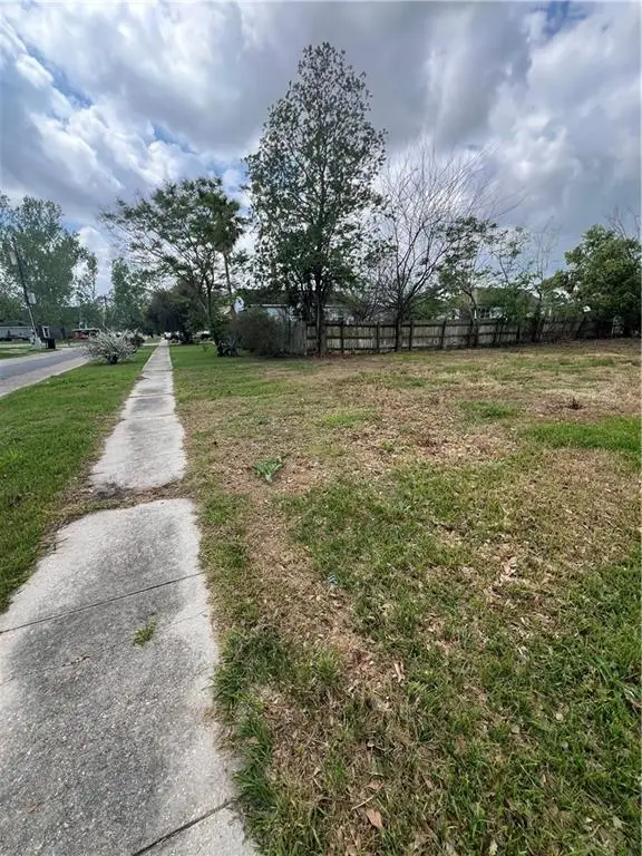 58 E Claiborne Square, Chalmette, LA 70043 - #2