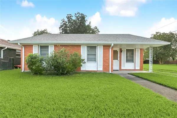 39 W Pamela Place, Arabi, LA 70032