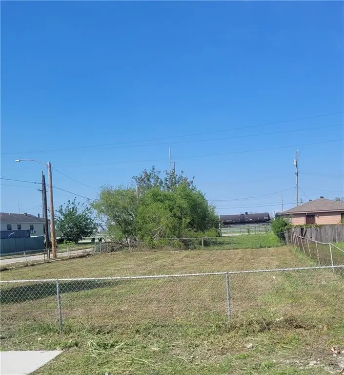 3041 Laussat Place, New Orleans, LA 70117 - #2
