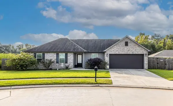 201 Ashton Oaks Lane, Luling, LA 70070