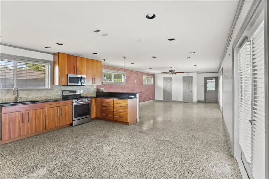 6000 Cameron Boulevard, New Orleans, LA 70122 - #3