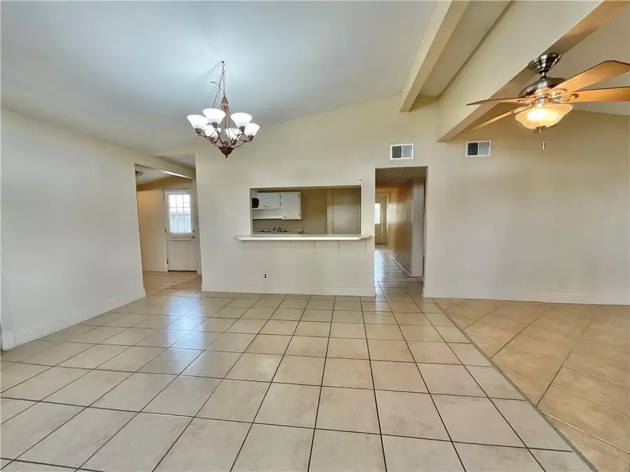 2114 S Butterfly Circle, Gretna, LA 70056 - #3