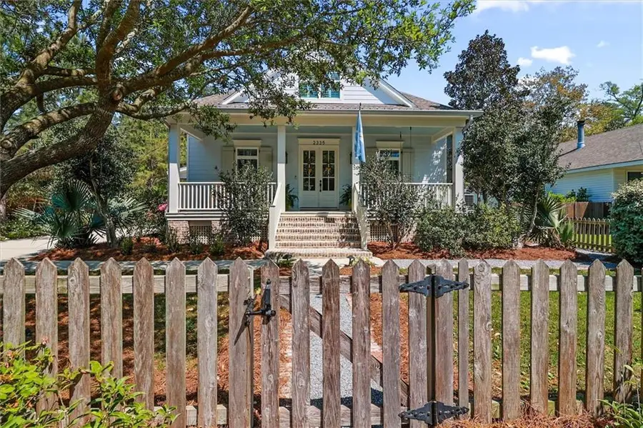 2335 Livingston Street, Mandeville, LA 70448 - #2