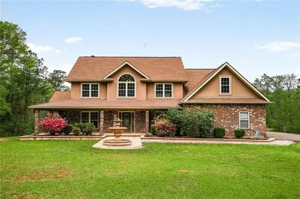 60 Bleu Lake Drive, Covington, LA 70435