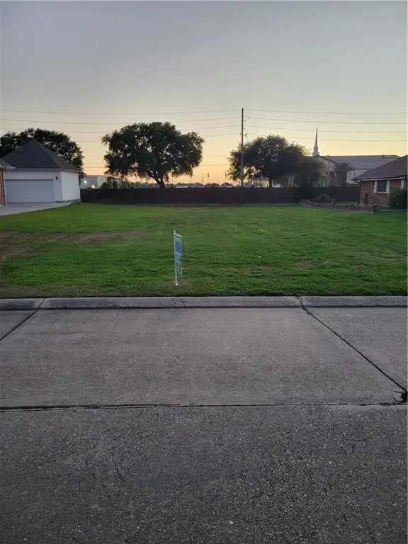 Lake Arrowhead Drive, Harvey, LA 70058