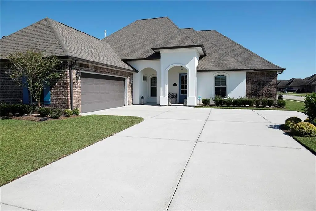 100 Kingswood Avenue, Thibodaux, LA 70301 - #1