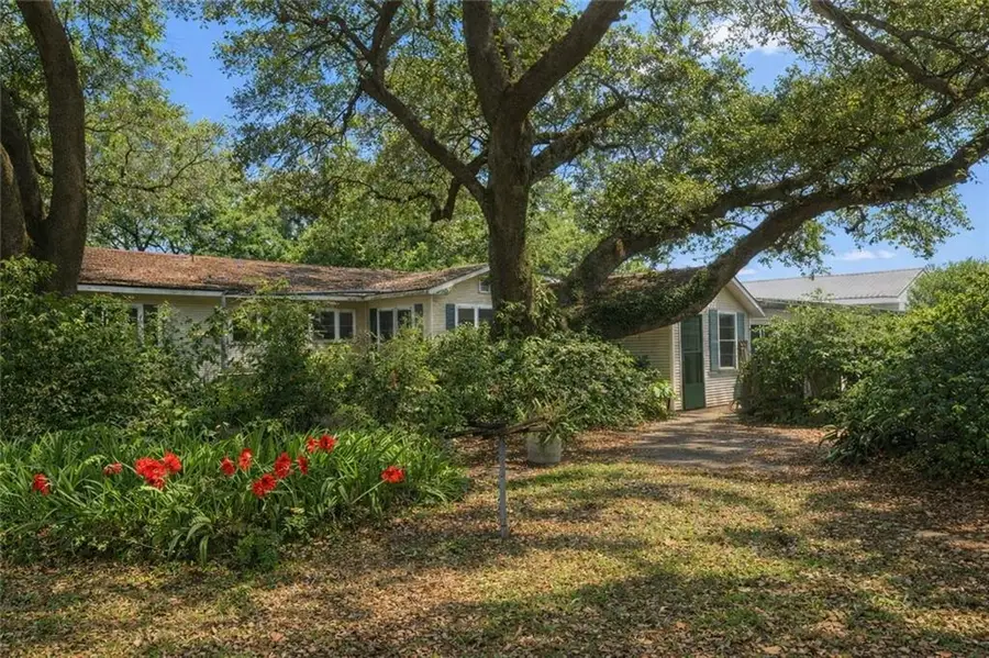 123 Andrea Avenue, River Ridge, LA 70123 - #2