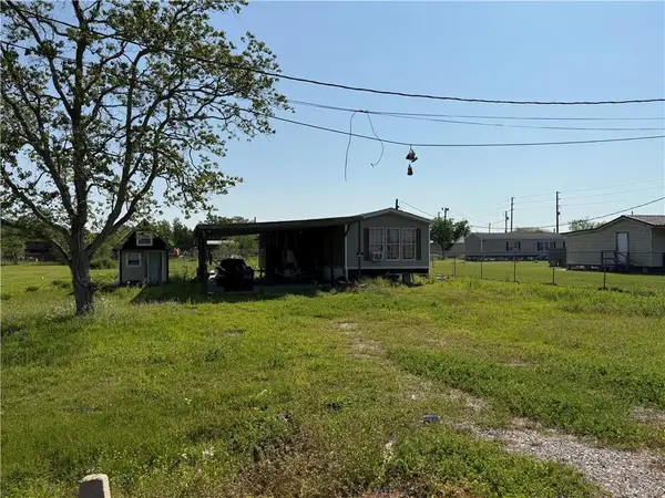 637 Main Project Road, Schriever, LA 70395