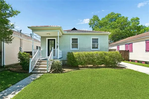 712 Metairie Lawn Drive, Metairie, LA 70001