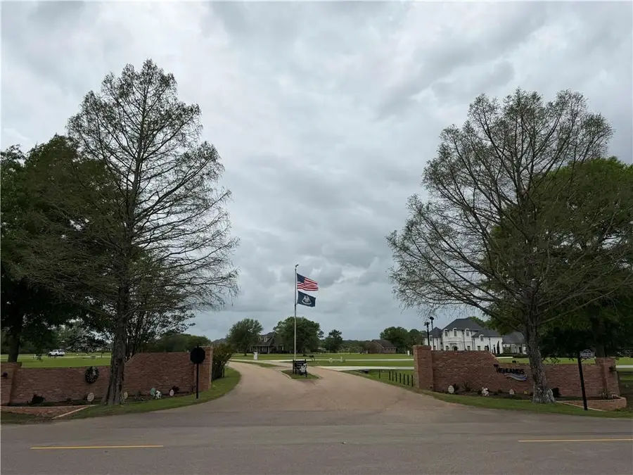 210 Highland Crest Drive, Covington, LA 70435 - #2