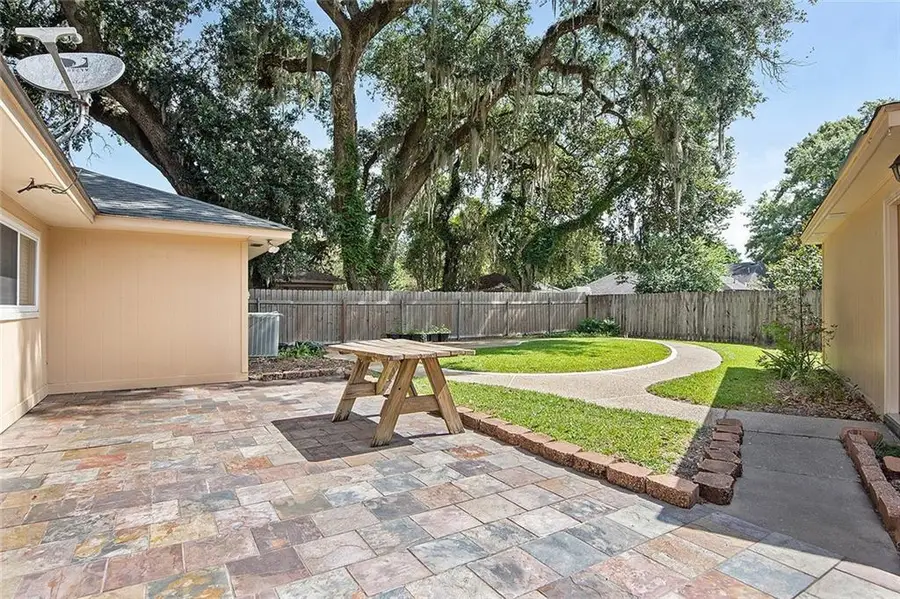 804 N Lake Verret Court, Slidell, LA 70461 - #3